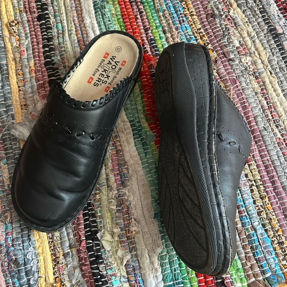 Stylish Black Leather Slip-On Loafers 40 / fits like a Womens size 7.5-8 - Picture 3 of 16